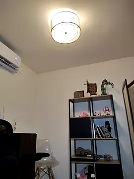 Snapshot of Ramona_Flower chatting on 10-09-25, 01:14 Ramona Flower online show from 10-09-25, 01:14