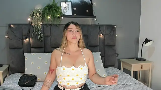 Snapshot of LilithSmith_ chatting on 09-27-25, 11:37 LilithSmith online show from 09-27-25, 11:37