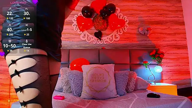 Snapshot of Bella_salvatore chatting on 02-14-25, 08:37 Bella salvatore online show from 02-14-25, 08:37