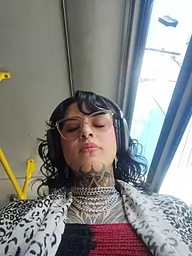 Snapshot of taaylor33 chatting on 01-09-26, 03:59 taaylor33 online show from 01-09-26, 03:59