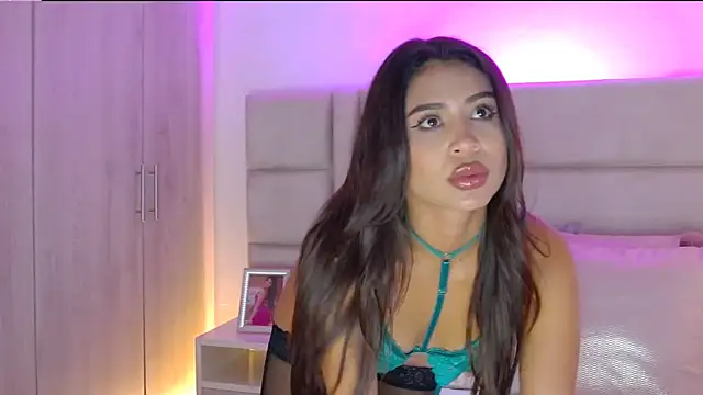 HaileyBaldwin online show from 12-11-24, 12:54