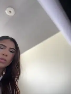 HaileyBaldwin online show from 12-11-24, 04:42