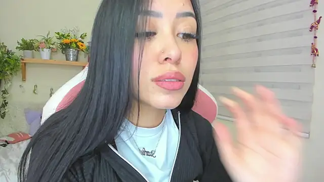 Starliee   online show from 03-08-25, 12:11