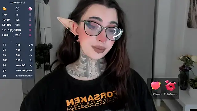 Dixi Pixi  online show from 10-18-25, 05:43