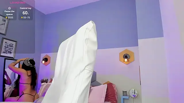 Chloe fischer  online show from 11-20-25, 02:50