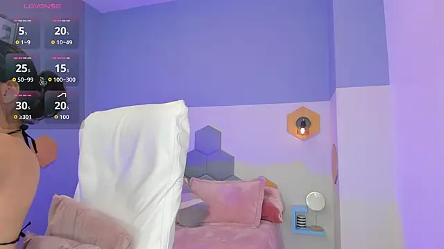 Snapshot of Chloe_fischer_ chatting on 04-21-26, 03:28 Chloe fischer online show from 04-21-26, 03:28