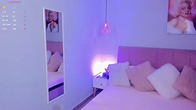 sophie alice  online show from 10-24-25, 01:18