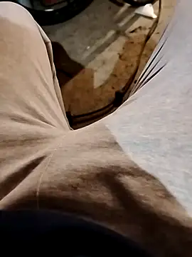 Snapshot of HORNYJROD123 chatting on 12-05-25, 04:25 HORNYJROD123 online show from 12-05-25, 04:25