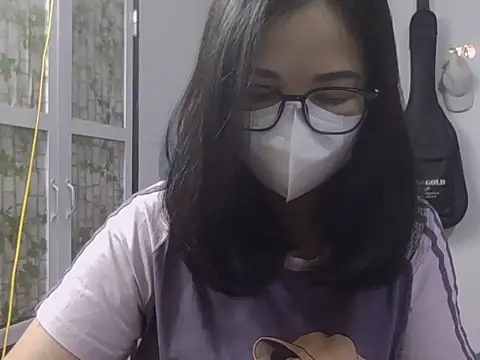 Snapshot of MaiHuong77 chatting on 11-03-25, 03:19 MaiHuong77 online show from 11-03-25, 03:19