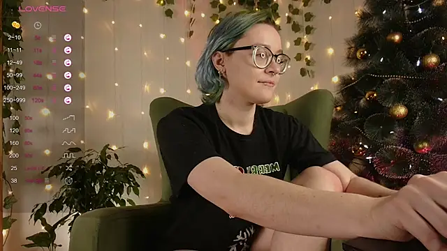 alisahug online show from 12-19-24, 02:46