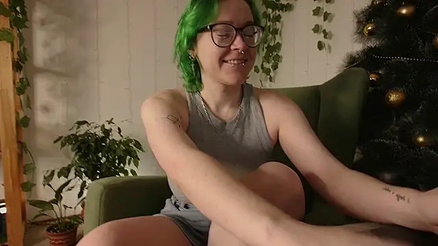 alisahug online show from 12-28-24, 05:55