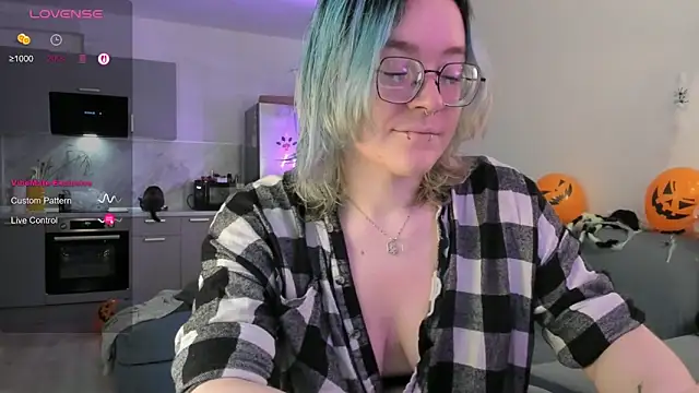 alisahug online show from 10-27-25, 08:07