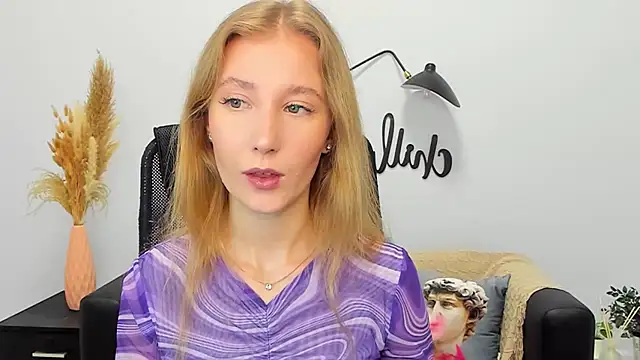 Snapshot of LolaWilsons chatting on 01-17-25, 06:26 LolaWilsons online show from 01-17-25, 06:26