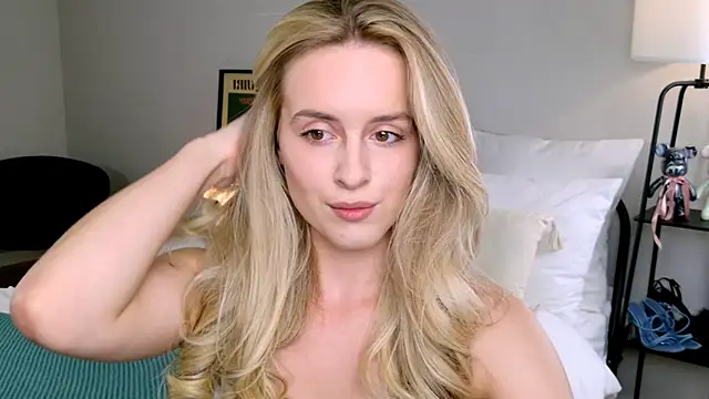 RozzitaBedberry online show from 09-29-25, 01:05