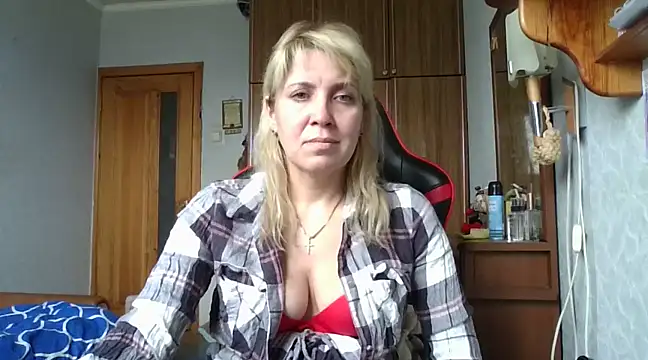 IrinaB1 online show from 03-03-25, 08:05