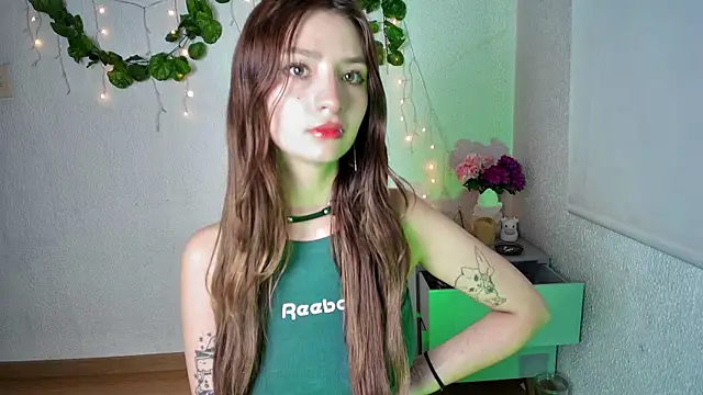 Snapshot of ari_kat chatting on 02-07-25, 04:37 ari kat online show from 02-07-25, 04:37