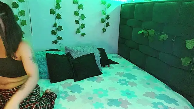 the lesbian game online show from 02-05-25, 03:45