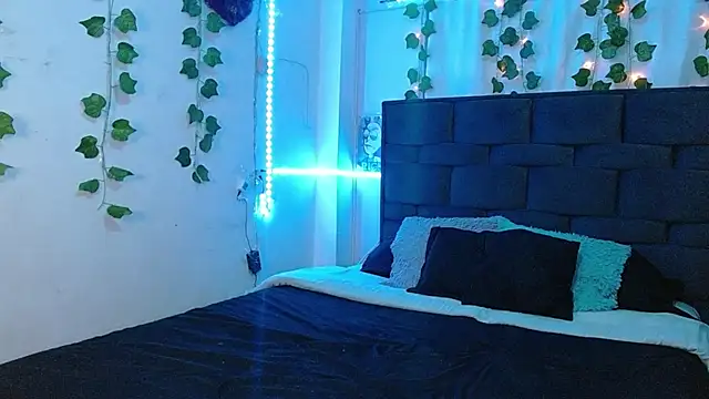 the lesbian game online show from 03-22-25, 06:11