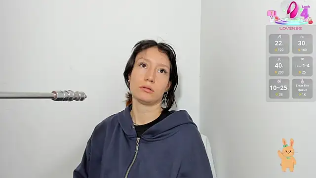 lizzy davis 1 online show from 04-12-26, 03:44