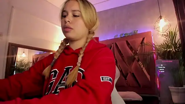 Haelycute online show from 02-01-25, 11:21