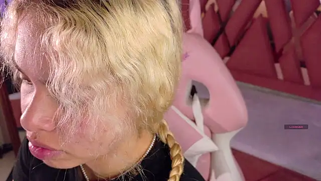 Haelycute online show from 12-03-25, 11:19