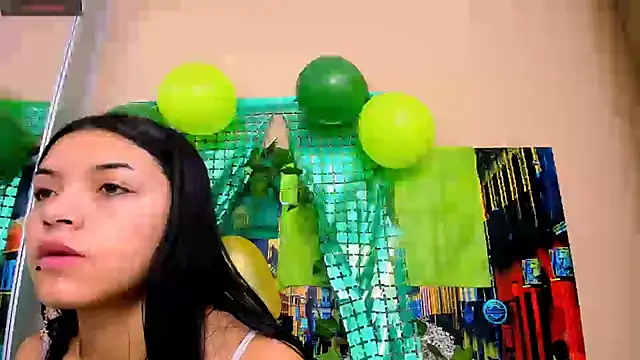 Snapshot of CristalLoren chatting on 03-17-25, 11:42 CristalLoren online show from 03-17-25, 11:42