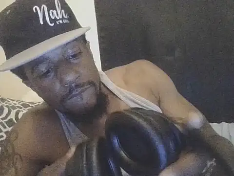 Snapshot of DreamvilleINC chatting on 09-27-25, 02:05 DreamvilleINC online show from 09-27-25, 02:05