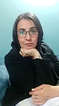 Snapshot of IsisBlake chatting on 01-10-25, 12:17 IsisBlake online show from 01-10-25, 12:17