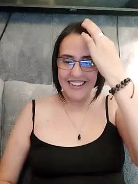 Snapshot of IsisBlake chatting on 02-09-25, 01:44 IsisBlake online show from 02-09-25, 01:44
