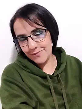Snapshot of IsisBlake chatting on 03-18-25, 03:20 IsisBlake online show from 03-18-25, 03:20