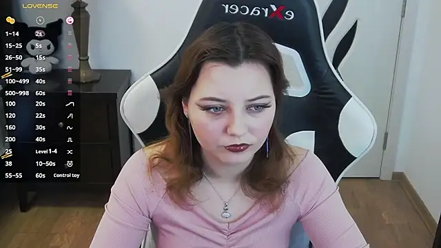 pretty little thing online show from 02-17-26, 05:08