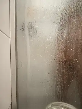 Snapshot of picachuchu chatting on 12-15-24, 10:26 picachuchu online show from 12-15-24, 10:26