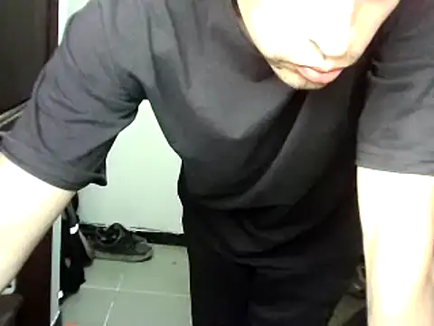 Snapshot of picachuchu chatting on 02-06-25, 06:24 picachuchu online show from 02-06-25, 06:24