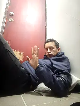 Snapshot of picachuchu chatting on 09-11-25, 10:43 picachuchu online show from 09-11-25, 10:43