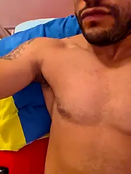 Macholatino8611 online show from 10-15-25, 05:24