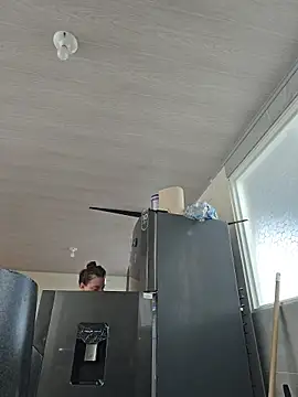 valery mora online show from 10-29-25, 04:20