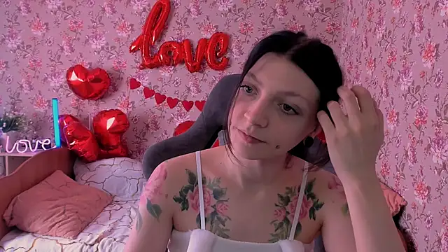 Lolly Haze online show from 02-13-26, 05:36