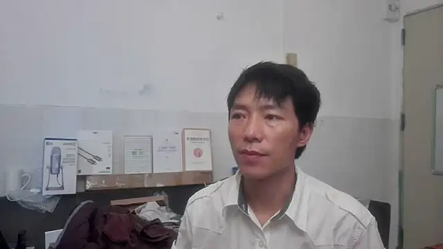 Snapshot of xhqds chatting on 06-16-26, 06:05 xhqds online show from 06-16-26, 06:05
