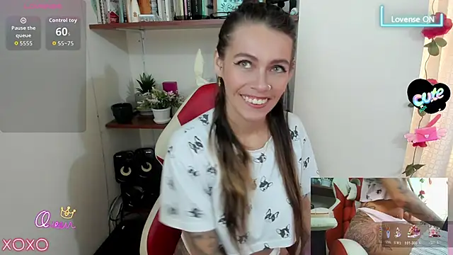 Snapshot of sweetlittlelisa chatting on 05-13-26, 09:22 sweetlittlelisa online show from 05-13-26, 09:22