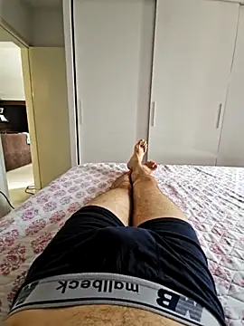 matheus387 online show from 10-27-25, 04:44