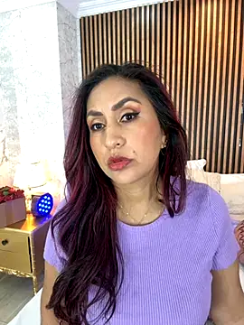 Snapshot of MonicaMoret chatting on 10-01-25, 12:11 MonicaMoret online show from 10-01-25, 12:11