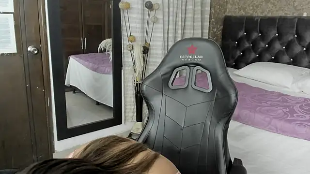 stella xue online show from 01-24-25, 02:18