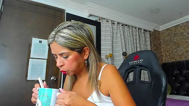 stella xue online show from 02-28-25, 02:09