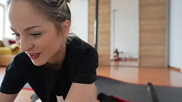 missdaisydiamond777 online show from 02-21-25, 10:28