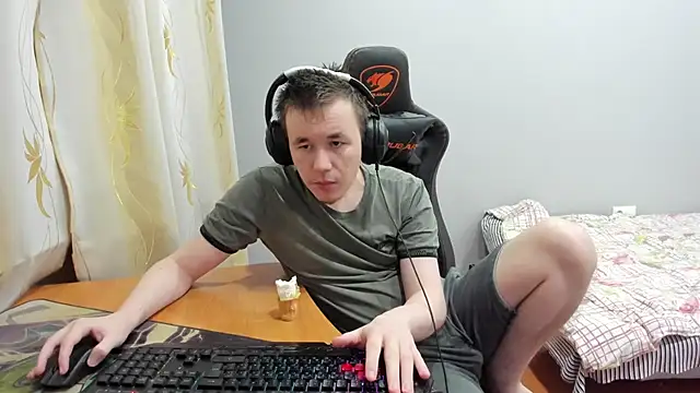 iliaskrislove online show from 11-18-25, 02:39