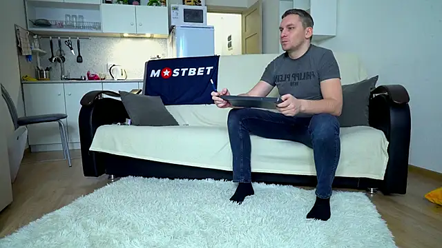 littlesweettifany online show from 12-21-24, 09:12