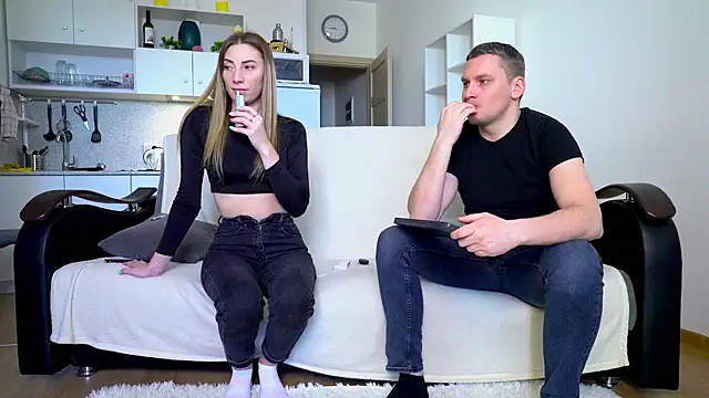 littlesweettifany online show from 03-07-25, 12:23