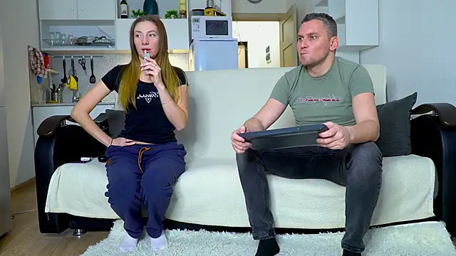 littlesweettifany online show from 12-05-25, 11:41