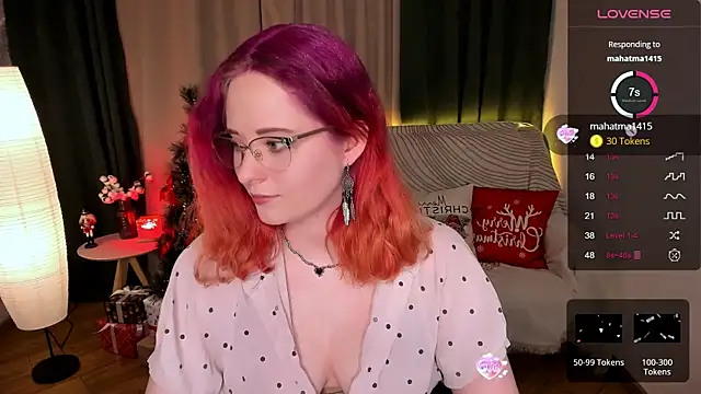 Snapshot of Aemilia_ chatting on 12-14-24, 12:33 Aemilia online show from 12-14-24, 12:33