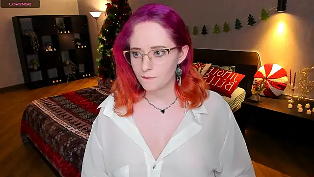 Snapshot of Aemilia_ chatting on 12-15-24, 12:17 Aemilia online show from 12-15-24, 12:17